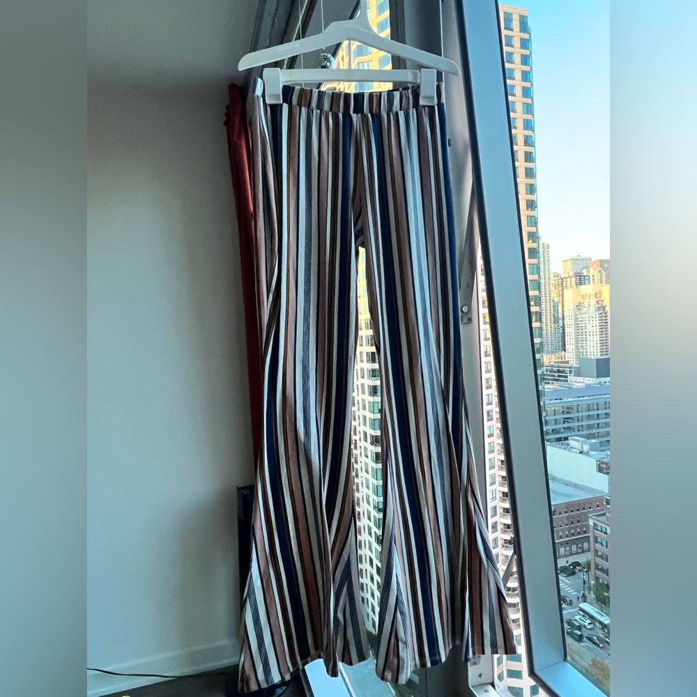 Super cute high waisted flare pants